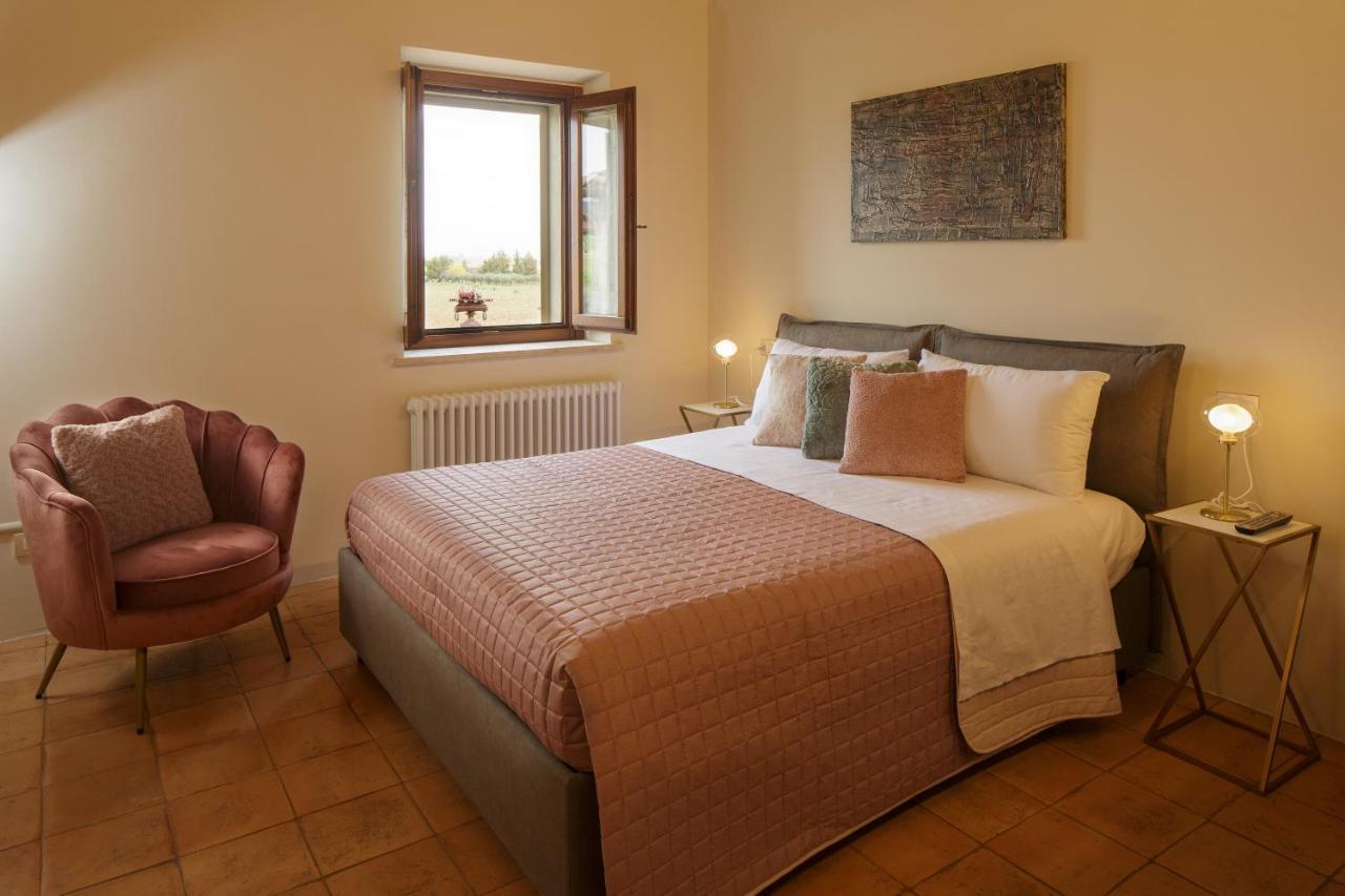 Seipetali Lejlighedshotel Cannara Eksteriør billede